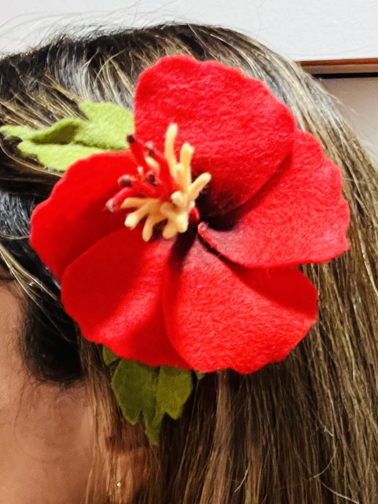 RedHibiscus HairClip - The Maga Flower